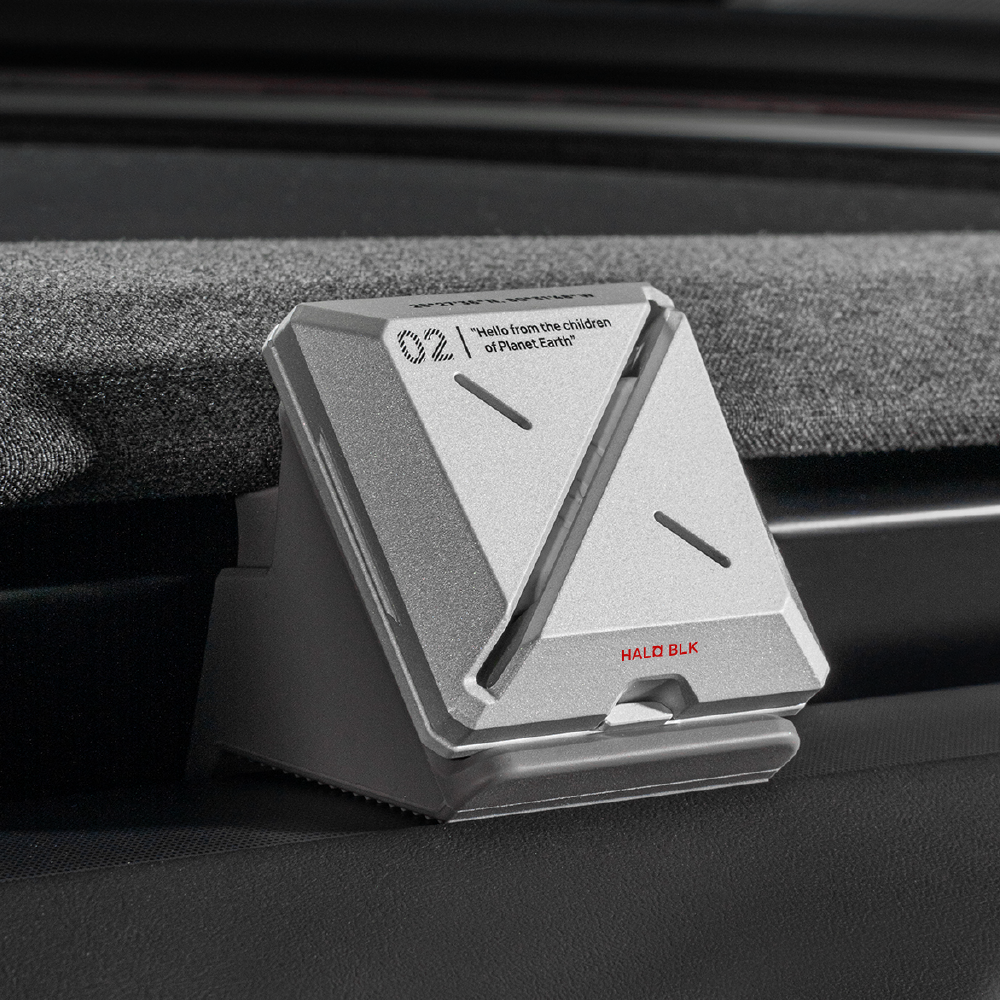 Futuristic Style Aluminum Alloy Car Fragrance Diffuser for Tesla Model Y / 3