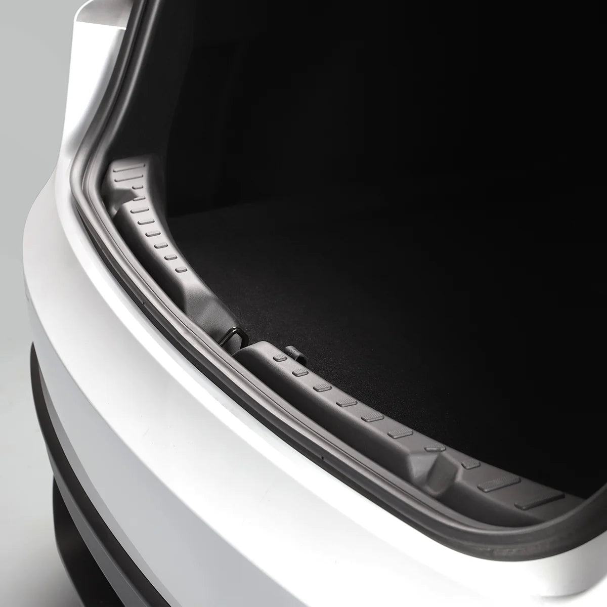 Tesla Tailgate Threshold Cover for Model 3 Highland