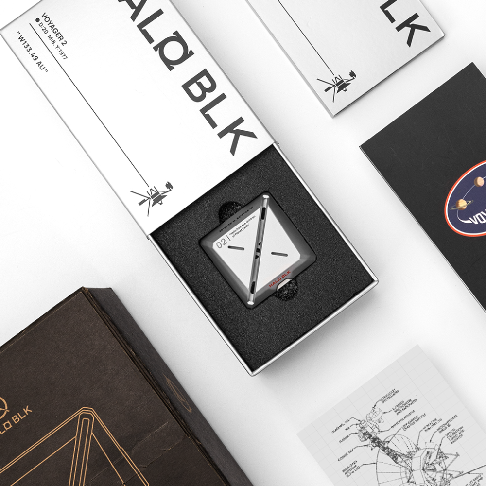 Futuristic Style Aluminum Alloy Car Fragrance Diffuser for Tesla Model Y / 3