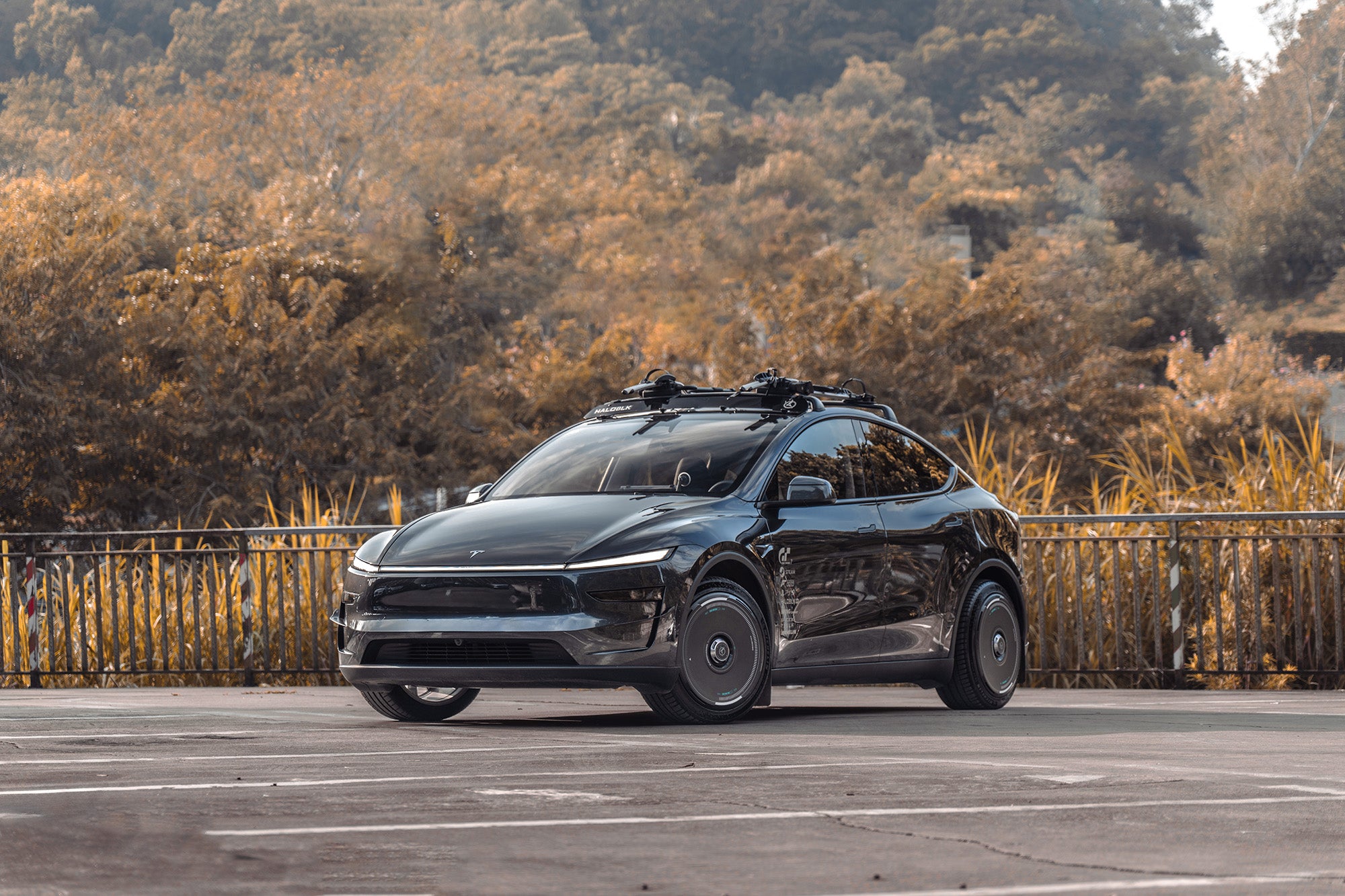 HALODISC 2 - SuperChager Black | Wheel Covers for Tesla