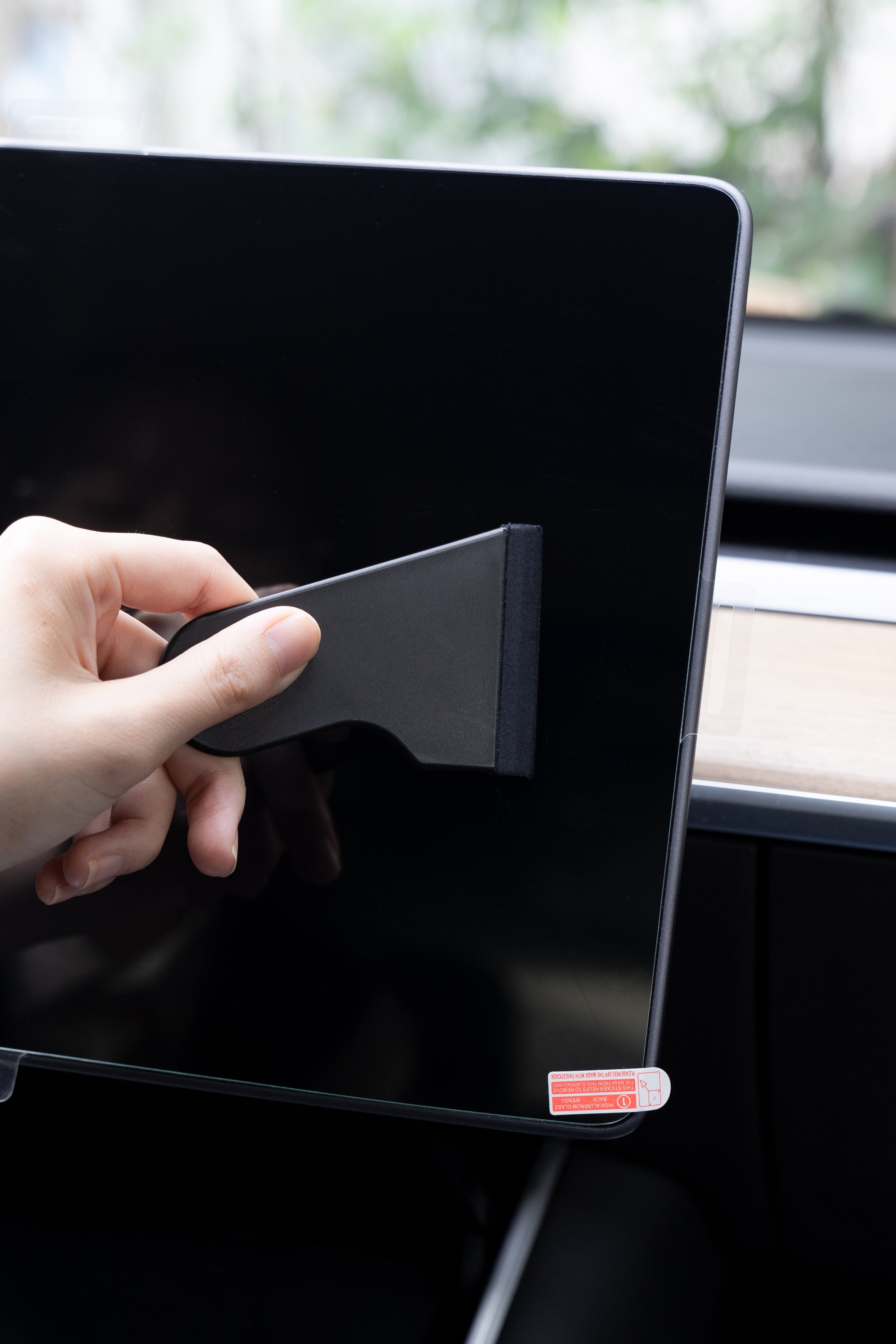 Tempered Glass Screen Protector for Tesla Y / YL – Anti-Fingerprint, HD Clarity, Dust-Free Easy Installation Kit