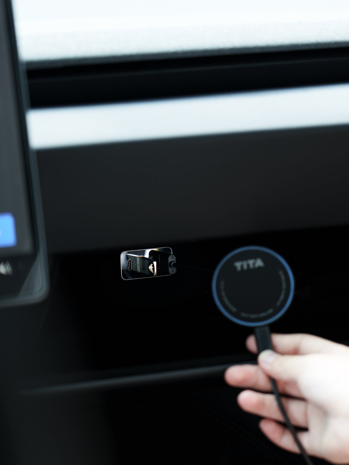 TITA Glovebox USB Expansion Hub for Tesla Model 3 / Y / YL
