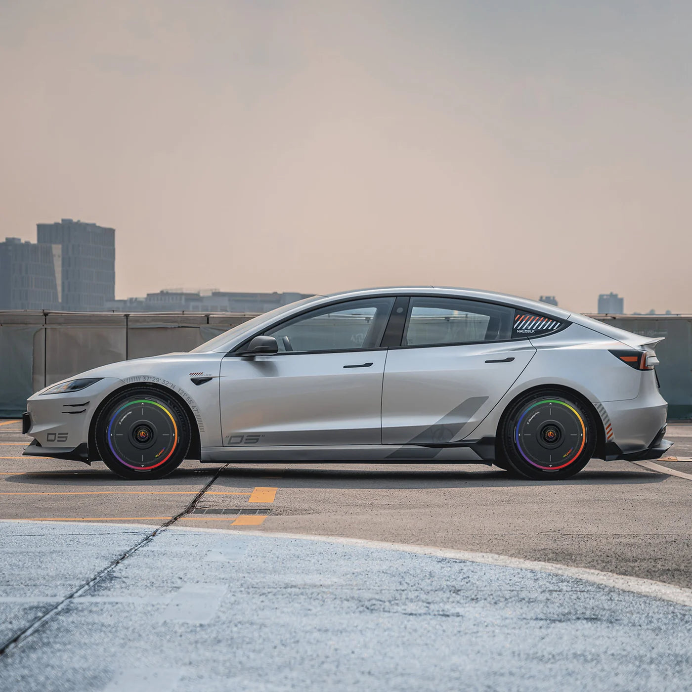 HALODISC 2 - RAINBOW ROAD Black| Wheel Covers for Tesla