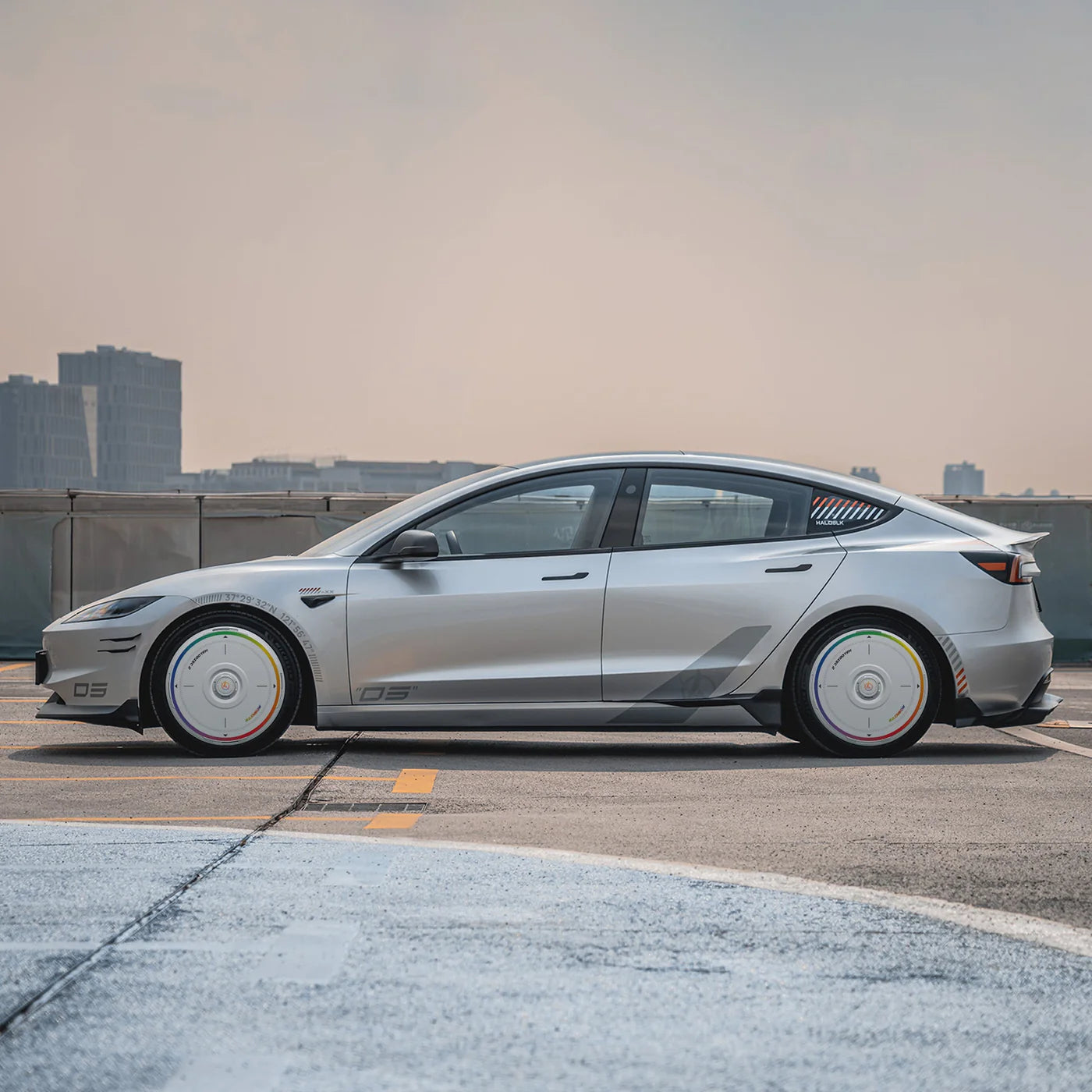 HALODISC 2 - RAINBOW ROAD White| Wheel Covers for Tesla