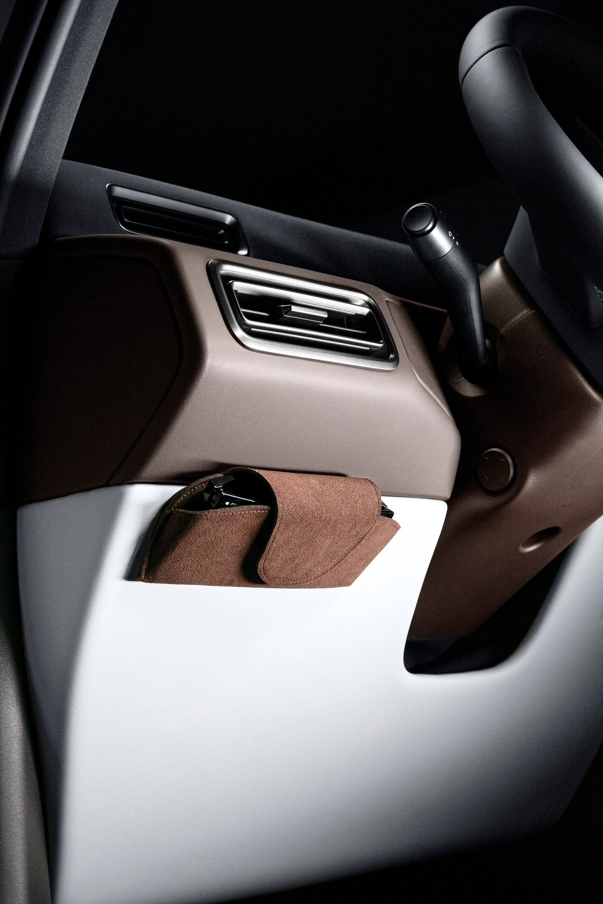 Alcantara® Glasses Case: The Universal Premium Edition