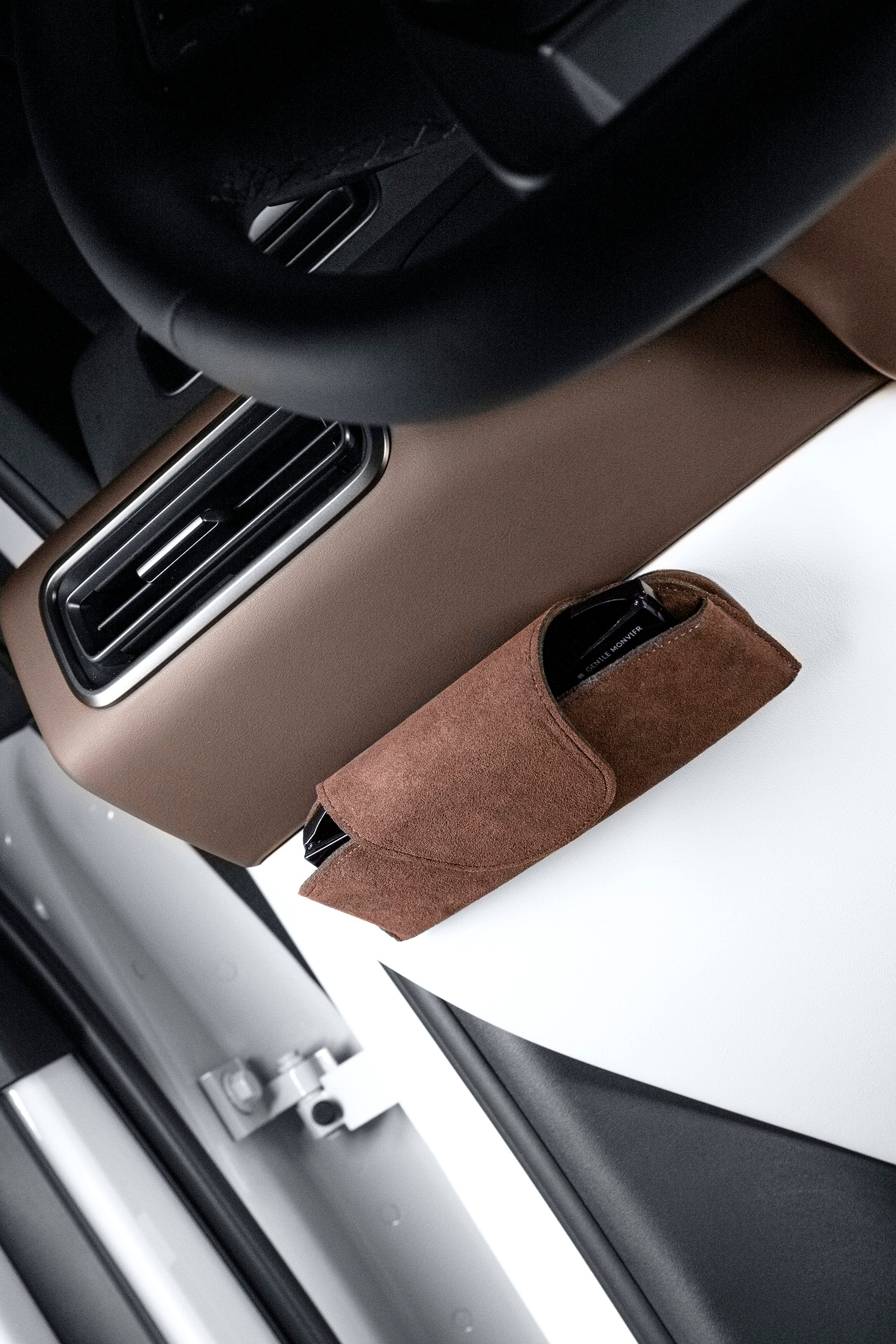 Alcantara® Glasses Case: The Universal Premium Edition