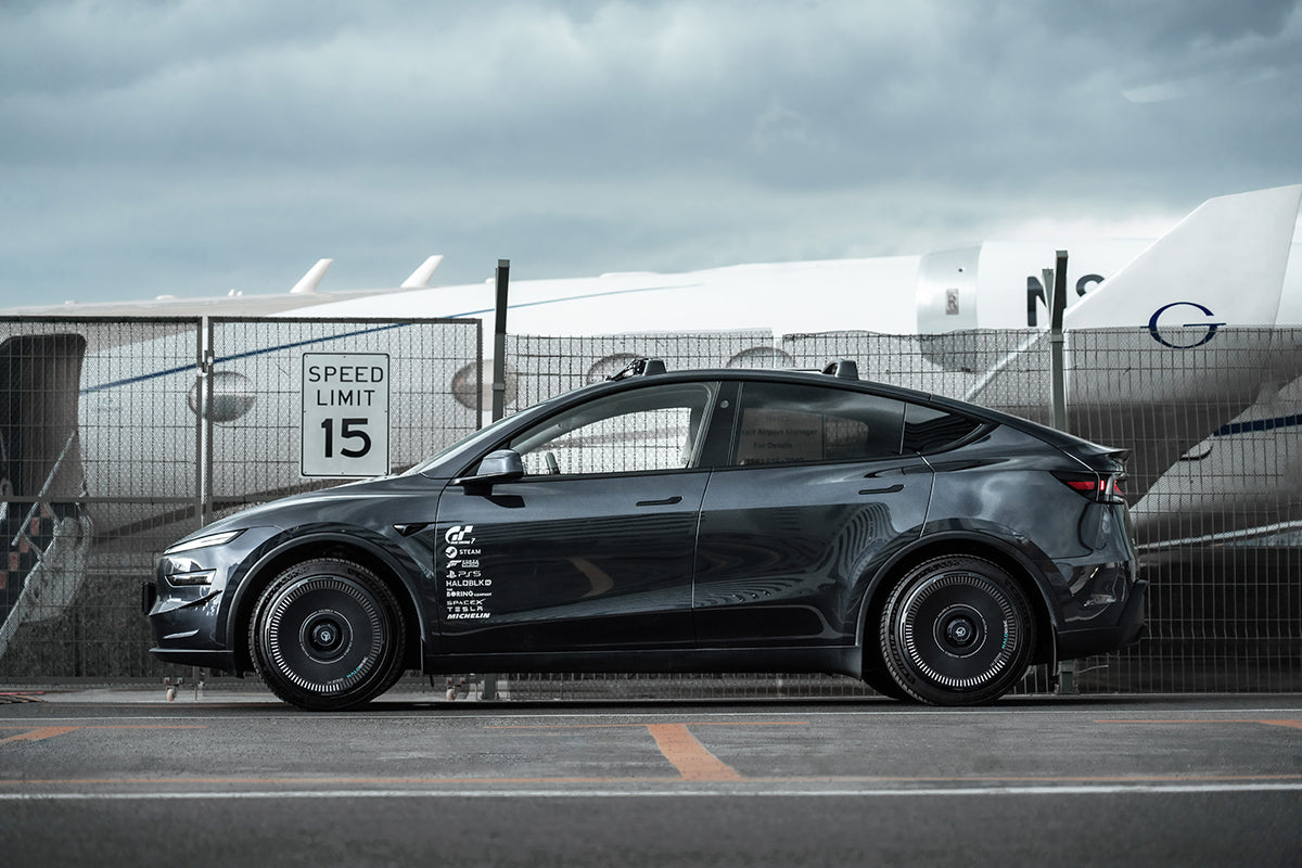 HALODISC 2 - CHARGING Black | Wheel Covers for Tesla