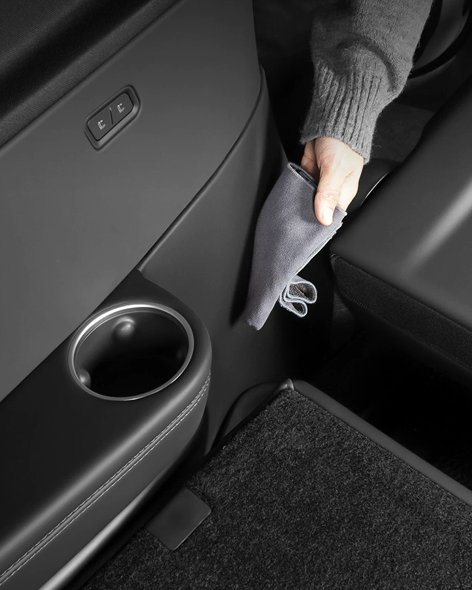 3 Rd-row & Trunk Side Guard for Model YL