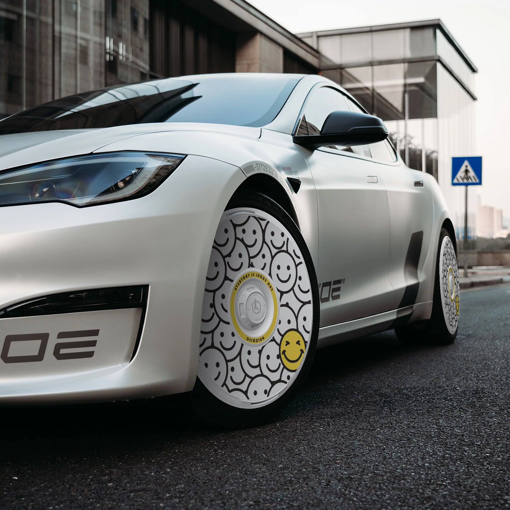 HALODISC 2 - Lucky Day | Wheel Covers for Tesla
