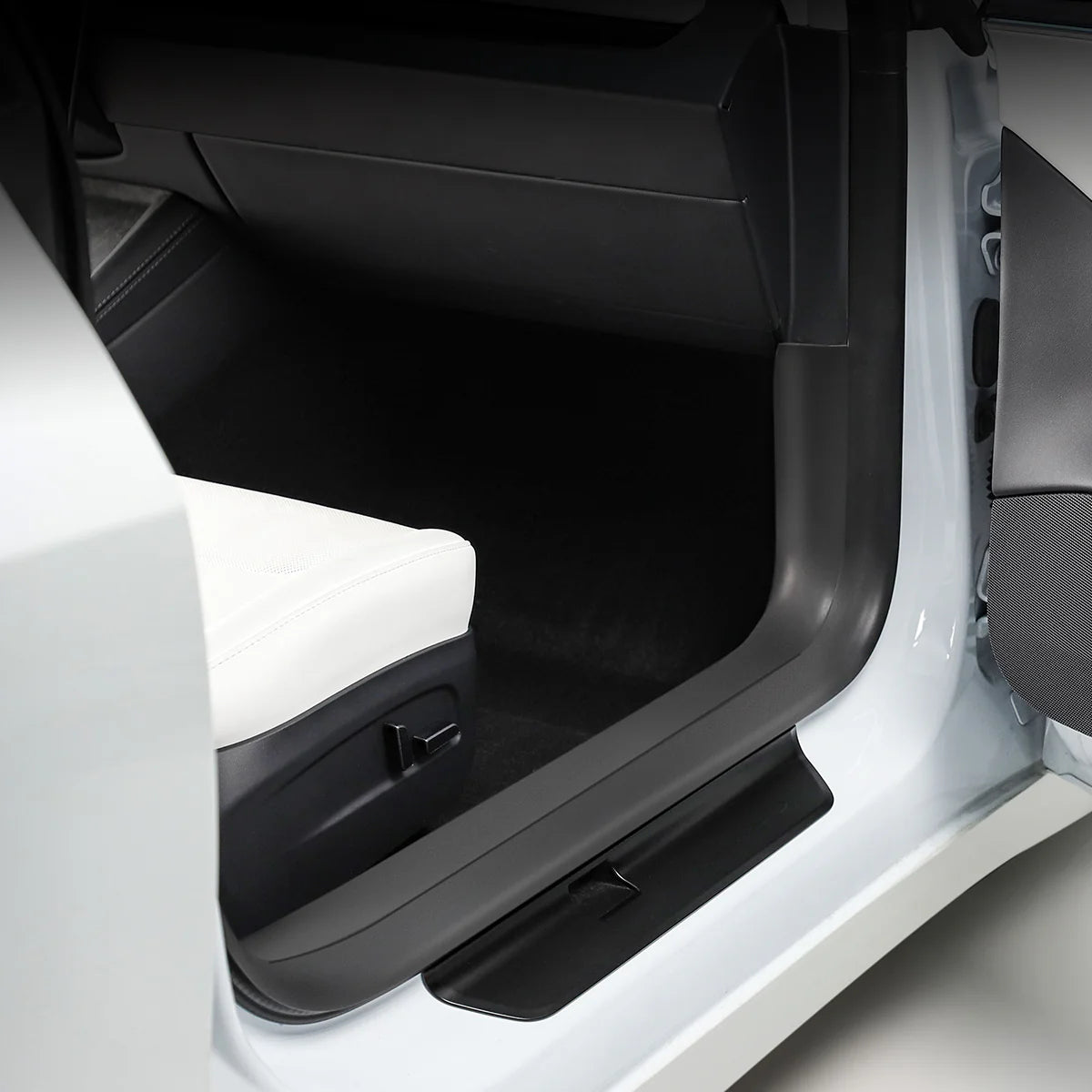 Front/Rear Door Threshold Cover