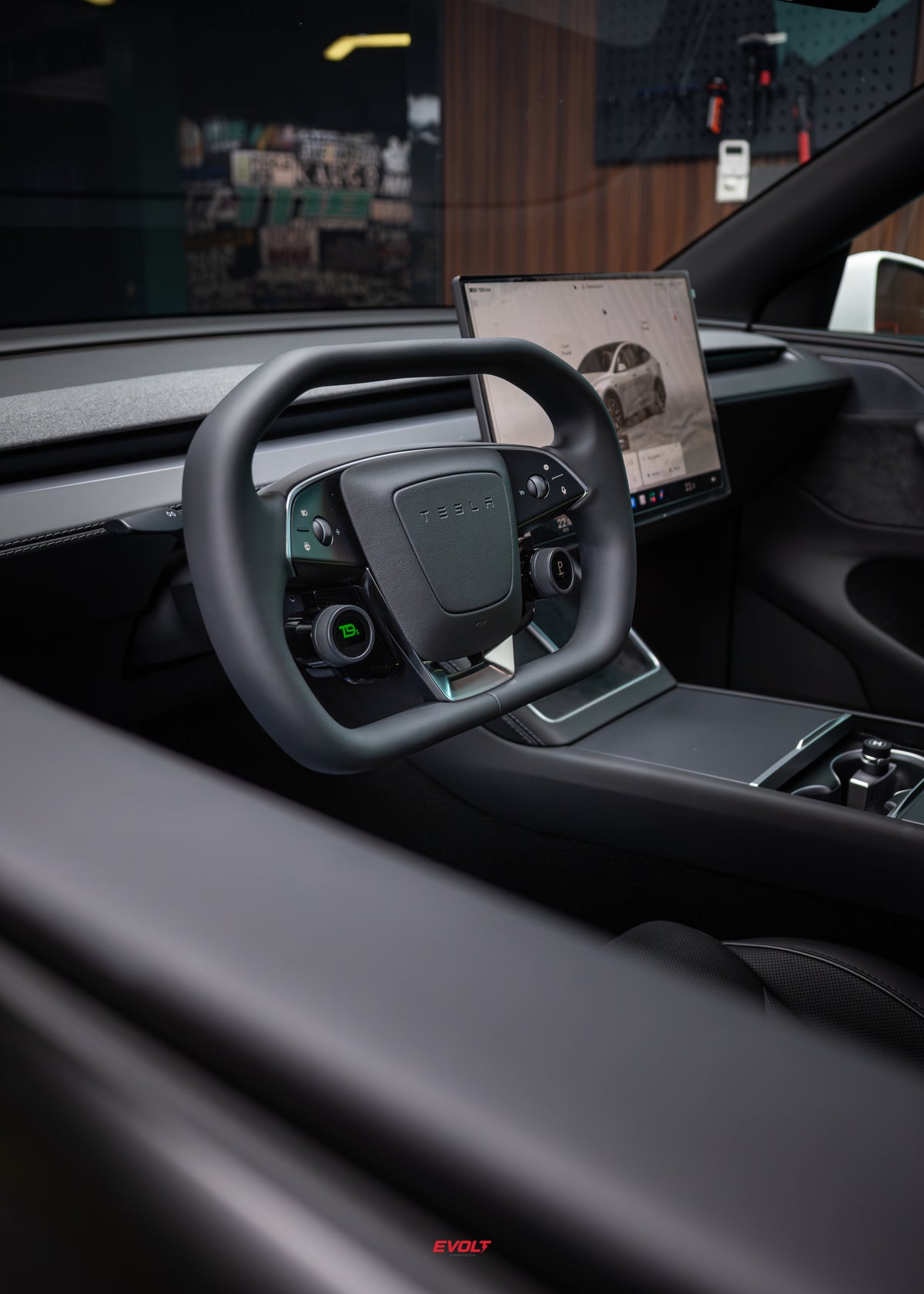 Pro Edition | Cyber Style Steering Wheel for Tesla Model 3 / Y / YL - Bosch-Partnered Smart Control Technology
