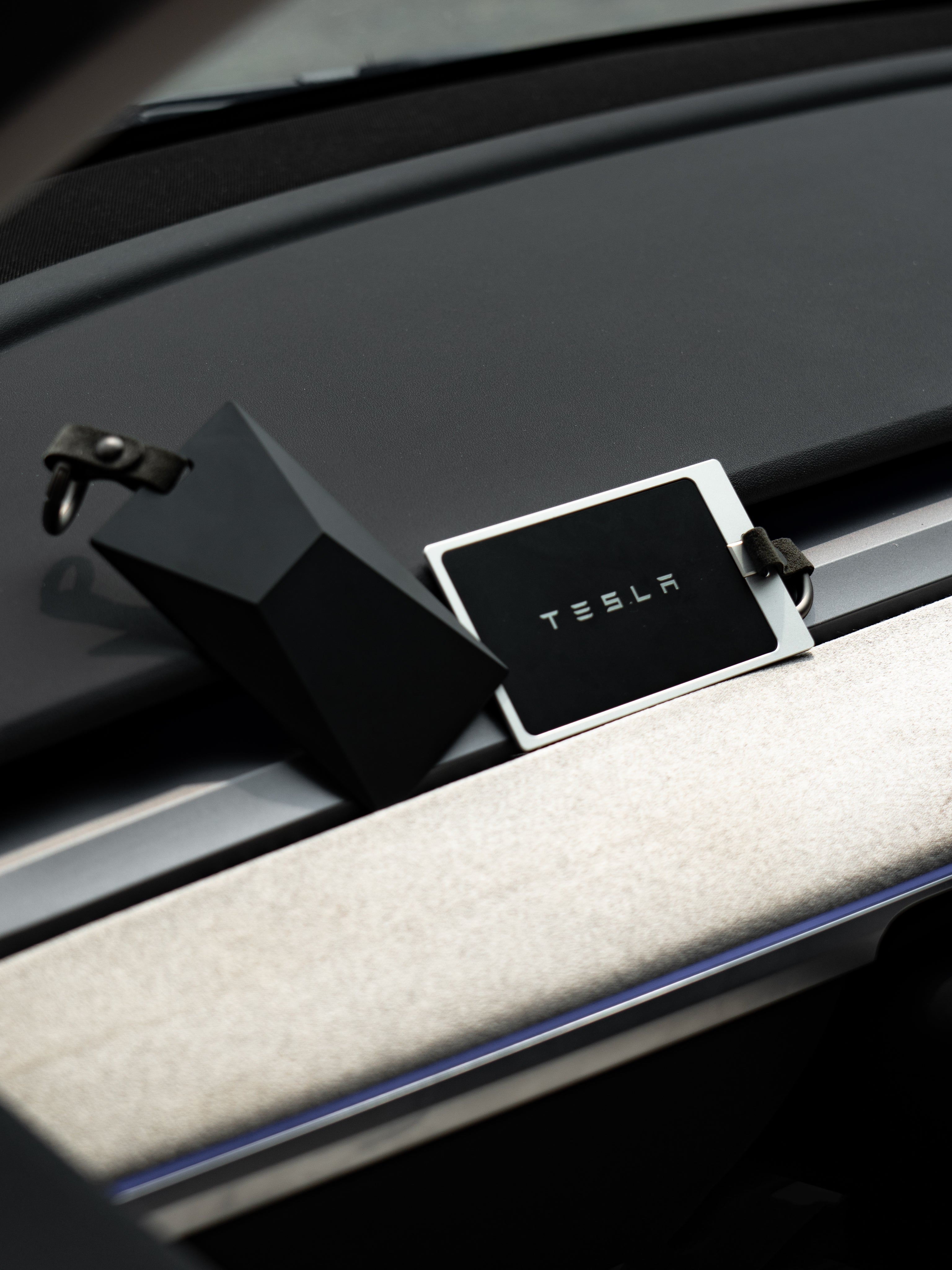 Aluminum Alloy | Tesla Key Card Holder