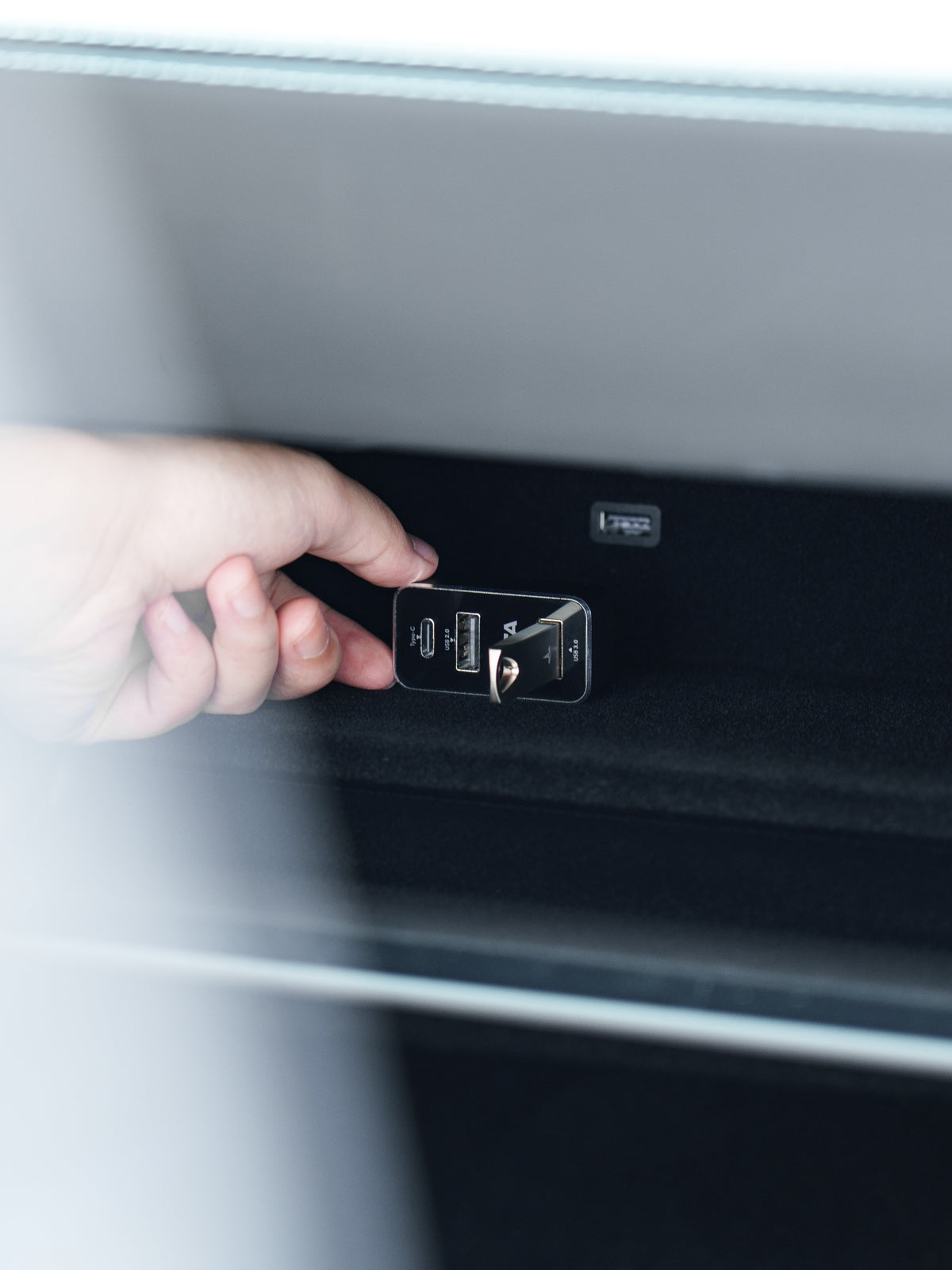 TITA Glovebox USB Expansion Hub for Tesla Model 3 / Y / YL